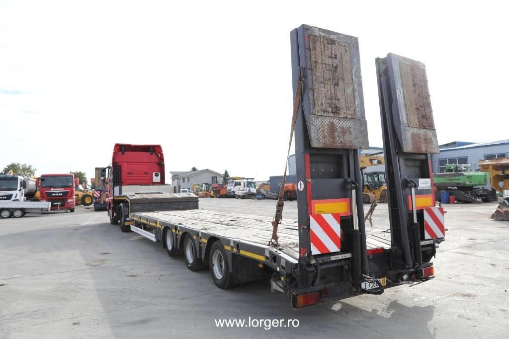 Nyergesvontató MAN TGX 18.500 4x2 + Trailer Kässbohrer LB3E Lowbed: 9 kép.