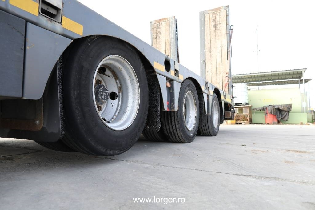 Nyergesvontató MAN TGX 18.500 4x2 + Trailer Kässbohrer LB3E Lowbed: 18 kép.