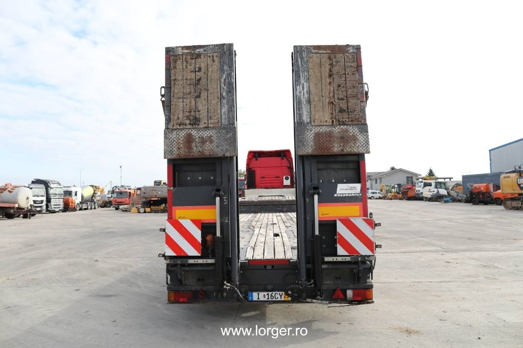 Nyergesvontató MAN TGX 18.500 4x2 + Trailer Kässbohrer LB3E Lowbed: 8 kép.