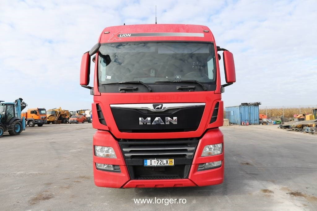 Nyergesvontató MAN TGX 18.500 4x2 + Trailer Kässbohrer LB3E Lowbed: 15 kép.