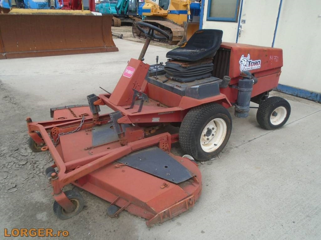 Toro Groundmaster 223D - Kerti fűkasza: 4 kép. Toro Groundmaster 223D - Kerti fűkasza: 4 kép.