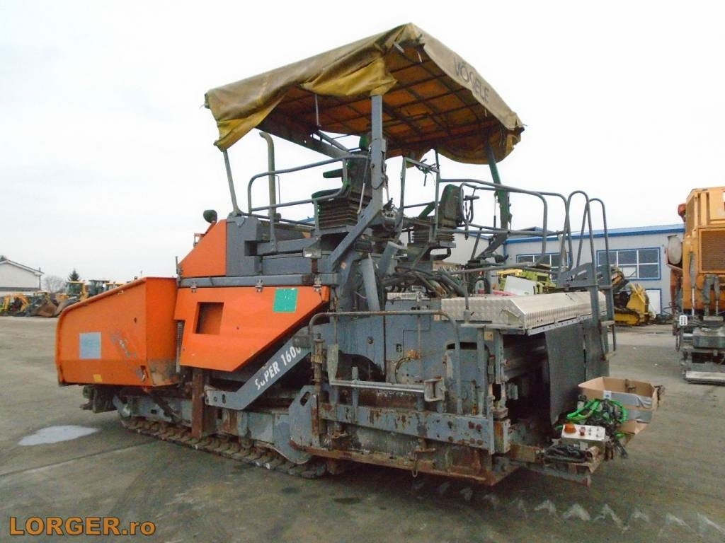 Vögele Super 1600 - Útburkológép: 2 kép. Vögele Super 1600 - Útburkológép: 2 kép.