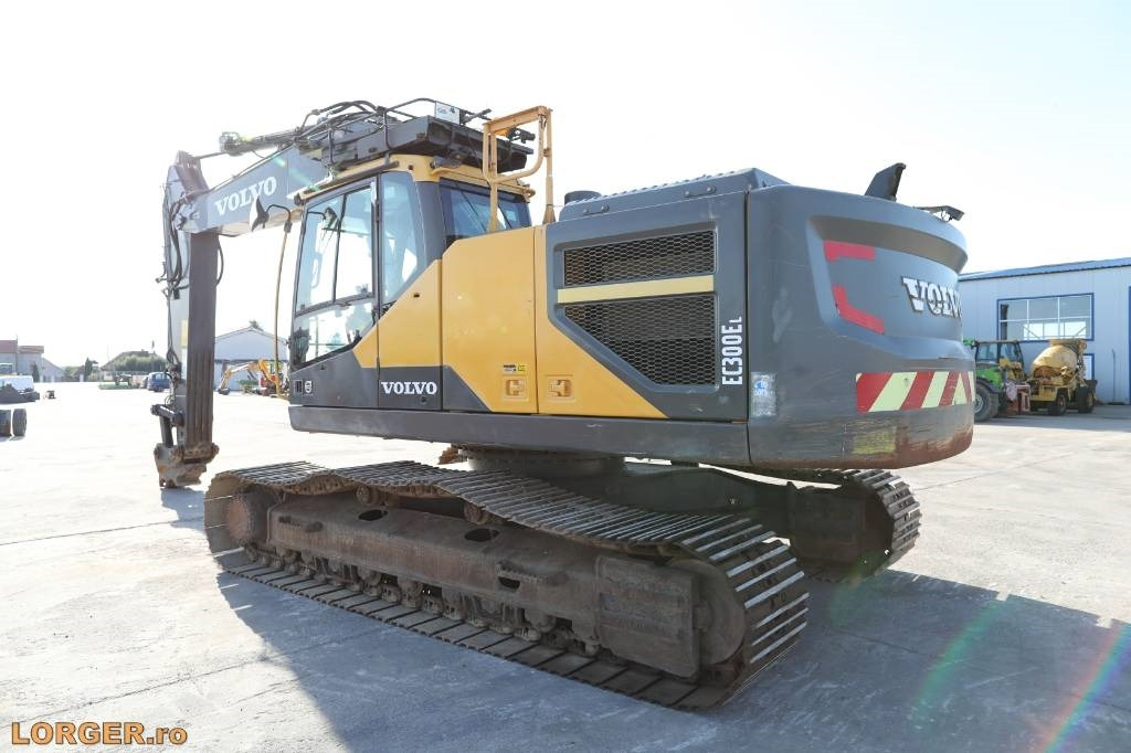 Volvo EC 300 EL - Lánctalpas kotró: 2 kép. Volvo EC 300 EL - Lánctalpas kotró: 2 kép.