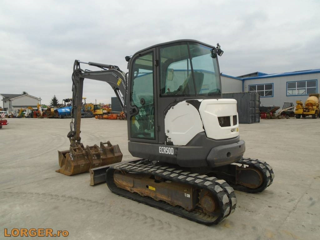 Volvo ECR 50 D - Minikotró: 2 kép. Volvo ECR 50 D - Minikotró: 2 kép.