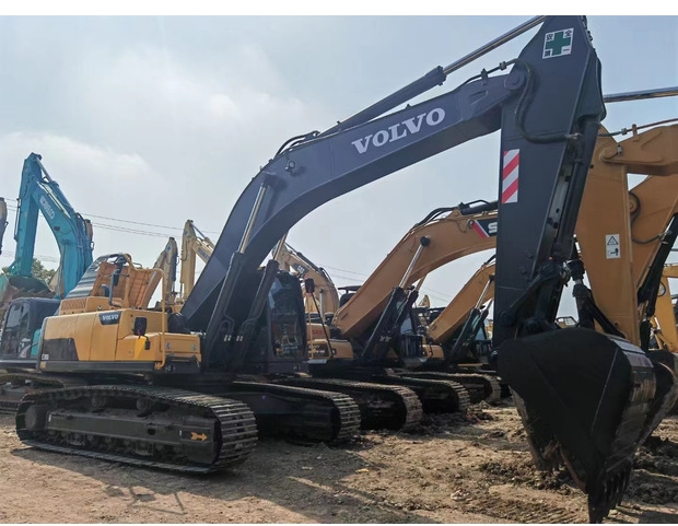 2020 Volvo EC300DL - Lánctalpas kotró: 1 kép. 2020 Volvo EC300DL - Lánctalpas kotró: 1 kép.