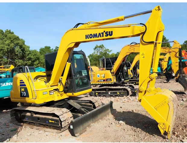 2022 Komatsu PC70-8 - Lánctalpas kotró: 3 kép. 2022 Komatsu PC70-8 - Lánctalpas kotró: 3 kép.