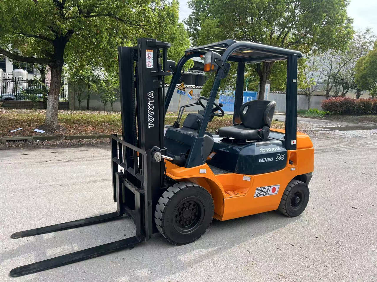 TOYATO 2.5TONS - Villás targonca: 1 kép. TOYATO 2.5TONS - Villás targonca: 1 kép.