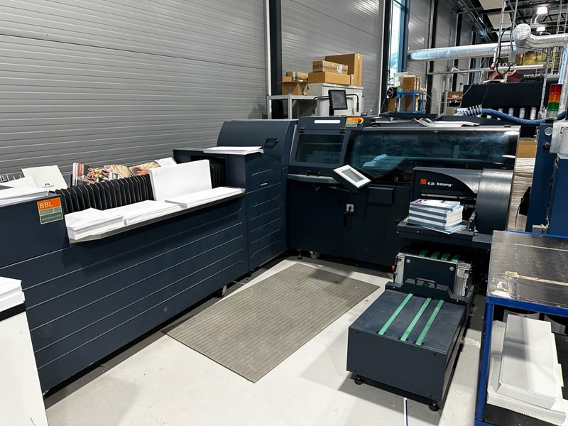 Bourg BB-3002 EVA or PUR / BBL | 2015 - Spirálozógép: 1 kép. Bourg BB-3002 EVA or PUR / BBL | 2015 - Spirálozógép: 1 kép.