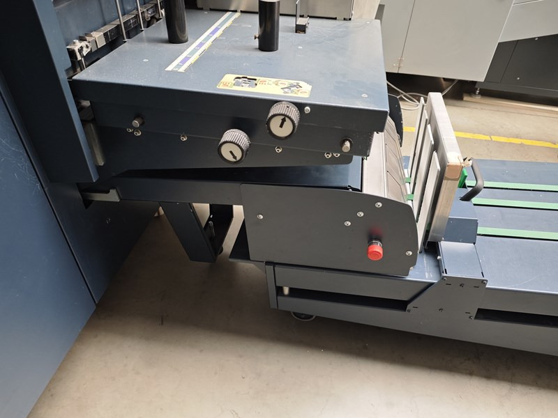 Bourg CP BB 3002 | 2.6Mio - Spirálozógép: 2 kép. Bourg CP BB 3002 | 2.6Mio - Spirálozógép: 2 kép.