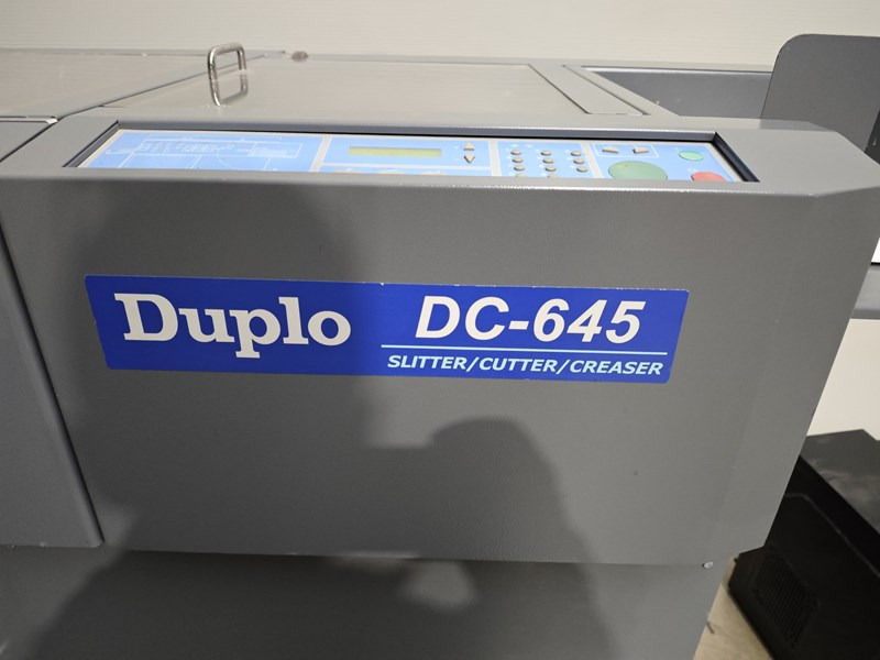 Duplo DocuCutter DC-645 | 2008 - Nyomdagép: 2 kép. Duplo DocuCutter DC-645 | 2008 - Nyomdagép: 2 kép.