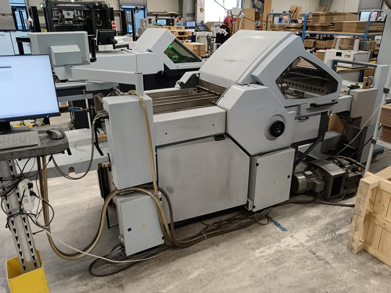 Horizon AFC-566 F | 2017 | 144,1 Mio - Hajtógatógép: 2 kép. Horizon AFC-566 F | 2017 | 144,1 Mio - Hajtógatógép: 2 kép.