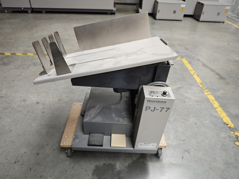 Horizon PJ-77 - Nyomdagép: 1 kép. Horizon PJ-77 - Nyomdagép: 1 kép.