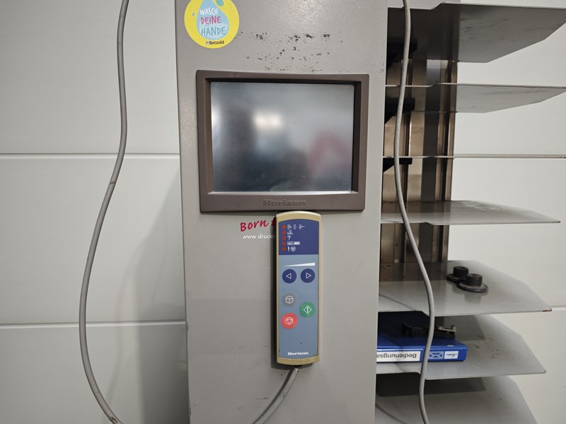 Horizon VAC 100a | 1998 - Nyomdagép: 4 kép. Horizon VAC 100a | 1998 - Nyomdagép: 4 kép.