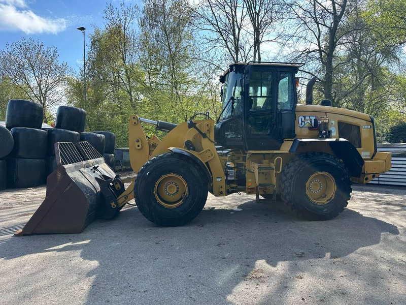 Cat 930M - Gumikerekes homlokrakodó: 1 kép. Cat 930M - Gumikerekes homlokrakodó: 1 kép.