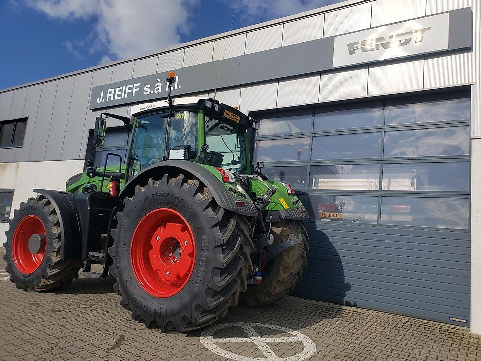 J.Reiff Sarl
Herr Stefan Neukirch - 77 Z.I in den - Traktor: 3 kép. J.Reiff Sarl
Herr Stefan Neukirch - 77 Z.I in den - Traktor: 3 kép.