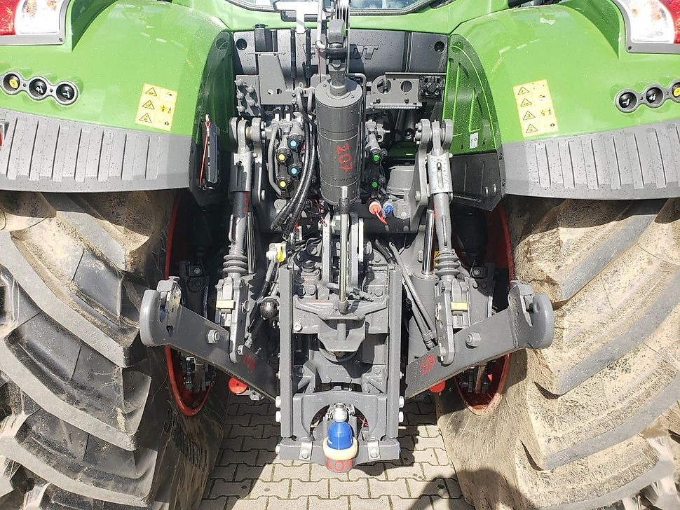 J.Reiff Sarl
Herr Stefan Neukirch - 77 Z.I in den - Traktor: 5 kép. J.Reiff Sarl
Herr Stefan Neukirch - 77 Z.I in den - Traktor: 5 kép.