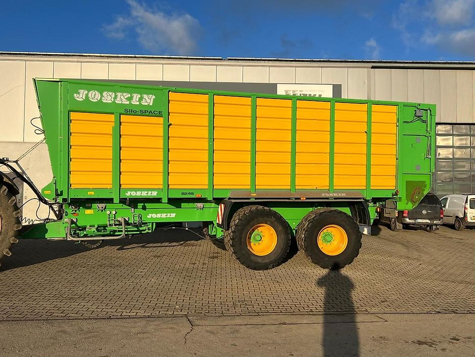 J.Reiff Sarl
Herr Stefan Neukirch - 77 Z.I in den - Mezőgazdasági pótkocsi: 1 kép. J.Reiff Sarl
Herr Stefan Neukirch - 77 Z.I in den - Mezőgazdasági pótkocsi: 1 kép.