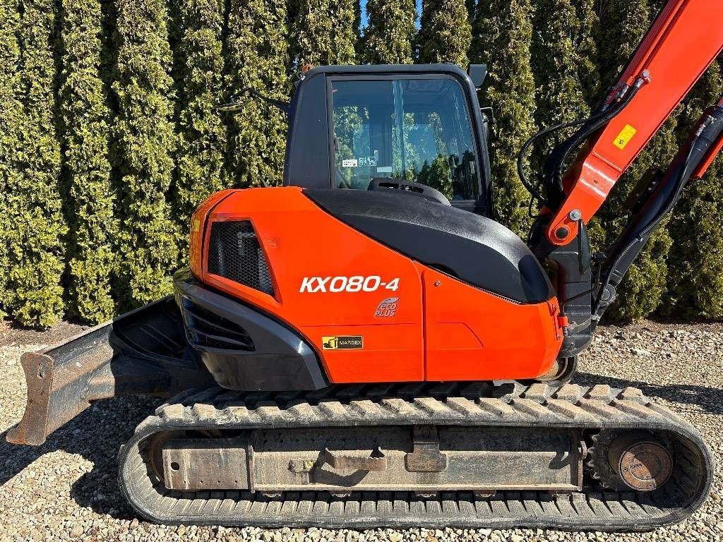 Minikotró Kubota KX 080-4: 7 kép.
