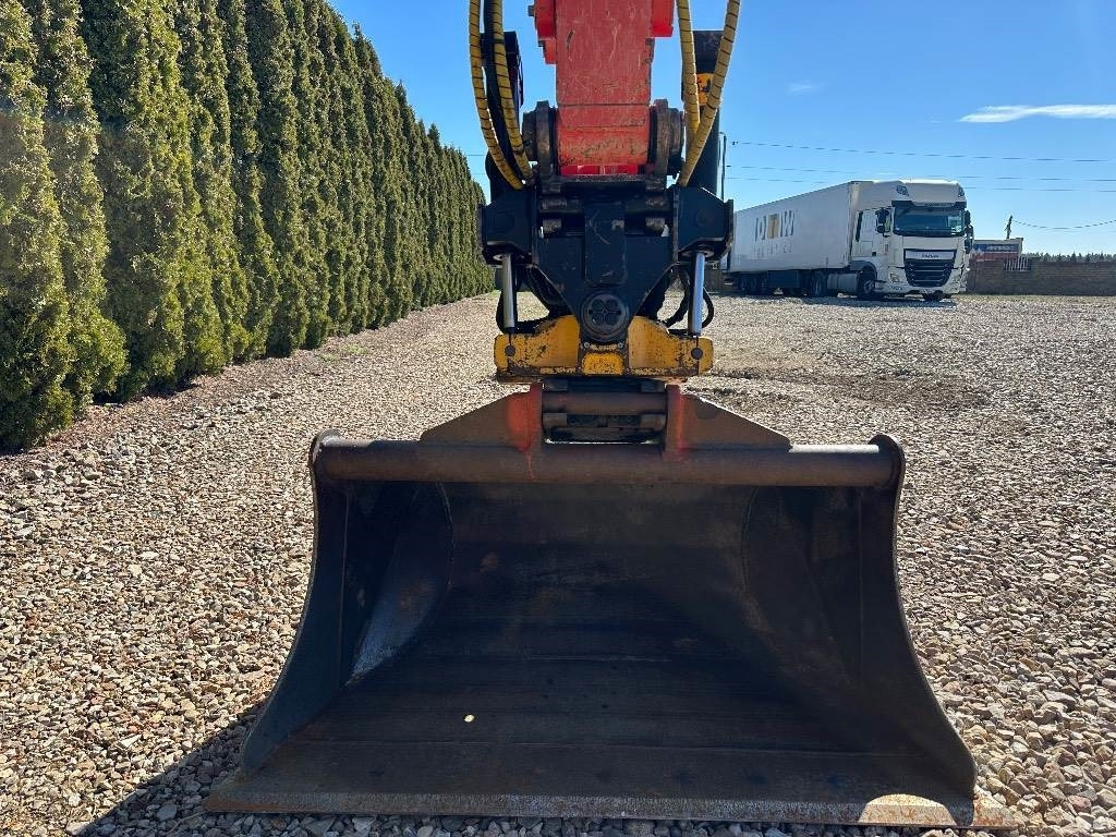 Minikotró Kubota KX 080-4: 21 kép.