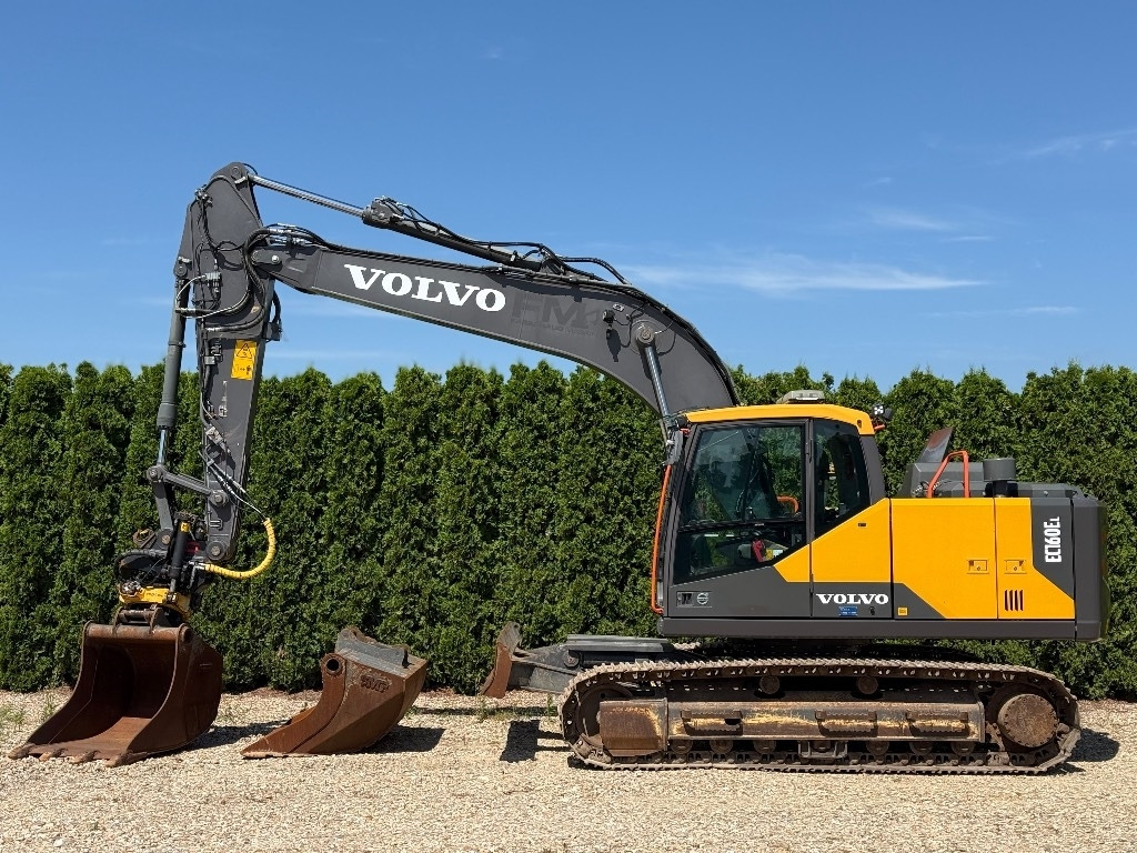 Volvo EC 160 EL - Lánctalpas kotró: 2 kép. Volvo EC 160 EL - Lánctalpas kotró: 2 kép.