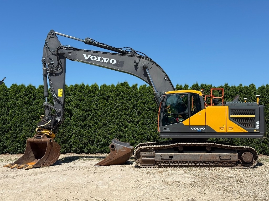 Volvo EC 300 EL - Lánctalpas kotró: 2 kép. Volvo EC 300 EL - Lánctalpas kotró: 2 kép.