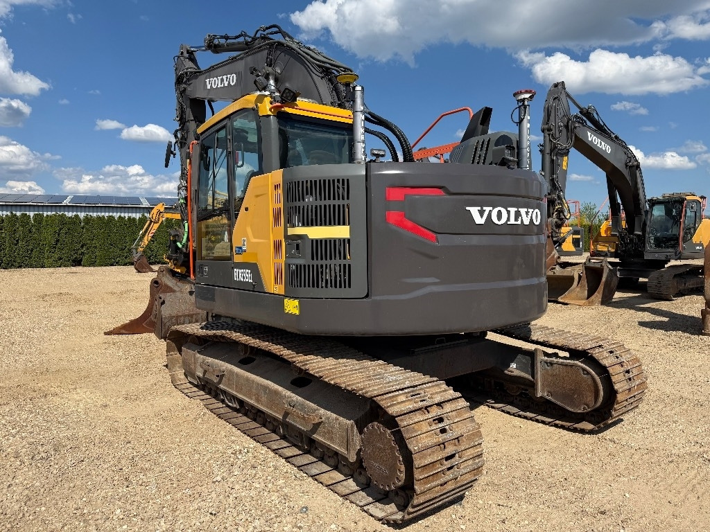 Volvo ECR 235 EL - Lánctalpas kotró: 4 kép. Volvo ECR 235 EL - Lánctalpas kotró: 4 kép.