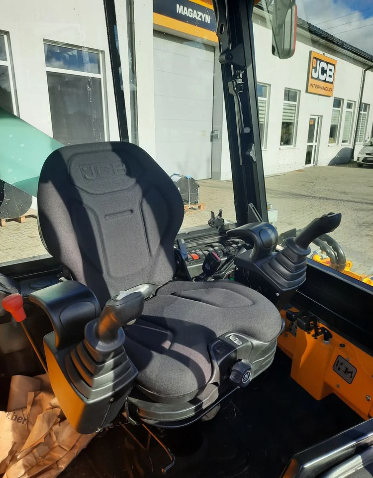 JCB 1CX - Kotrórakodó: 5 kép. JCB 1CX - Kotrórakodó: 5 kép.