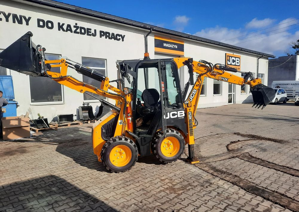 JCB 1CX - Kotrórakodó: 2 kép. JCB 1CX - Kotrórakodó: 2 kép.