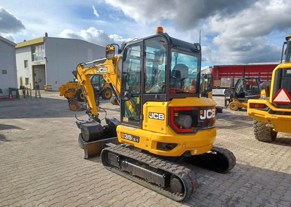 JCB 35Z-1 - Minikotró: 5 kép. JCB 35Z-1 - Minikotró: 5 kép.