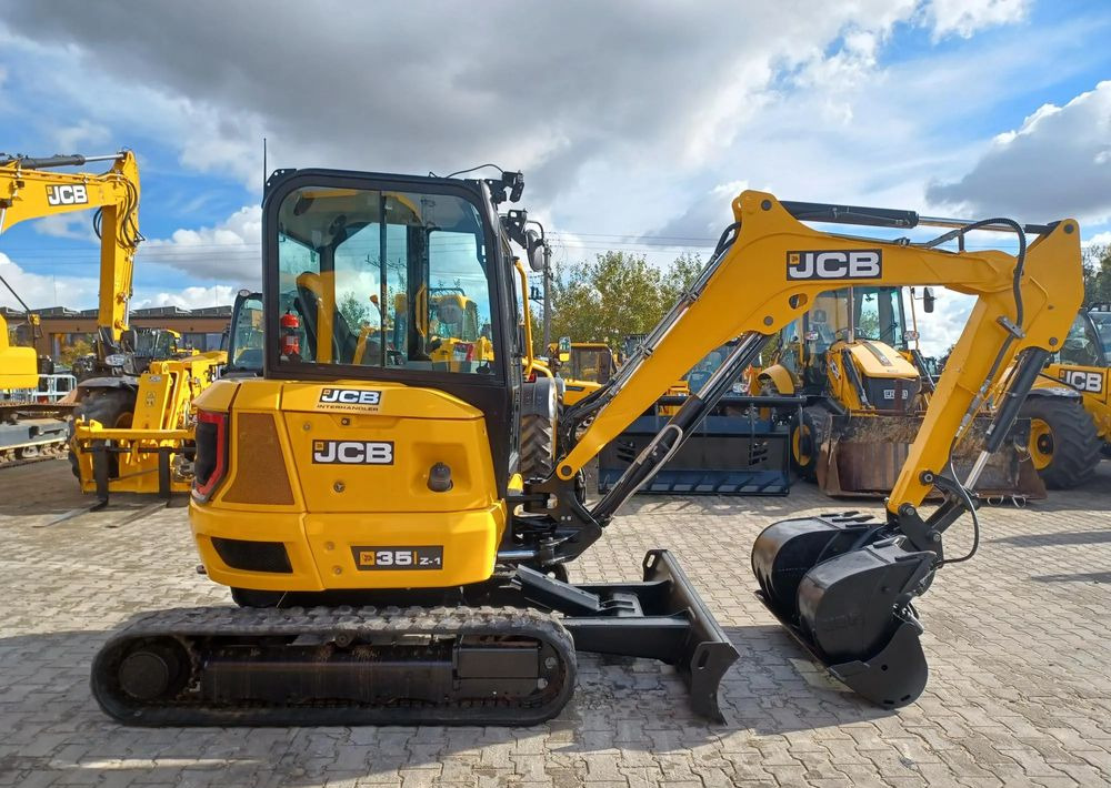 JCB 35Z-1 - Minikotró: 3 kép. JCB 35Z-1 - Minikotró: 3 kép.