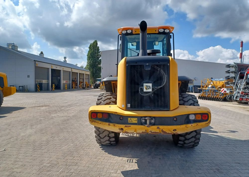 JCB 437ZX - Gumikerekes homlokrakodó: 5 kép. JCB 437ZX - Gumikerekes homlokrakodó: 5 kép.