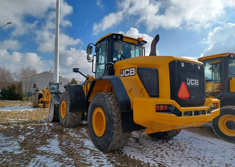 JCB 457ZX - Gumikerekes homlokrakodó: 4 kép. JCB 457ZX - Gumikerekes homlokrakodó: 4 kép.