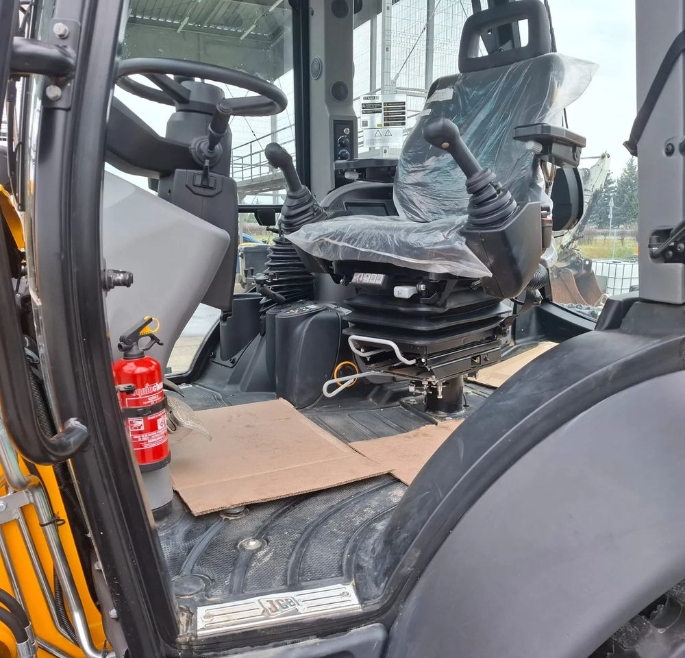 JCB 4CX PLUS AEC - Kotrórakodó: 3 kép. JCB 4CX PLUS AEC - Kotrórakodó: 3 kép.