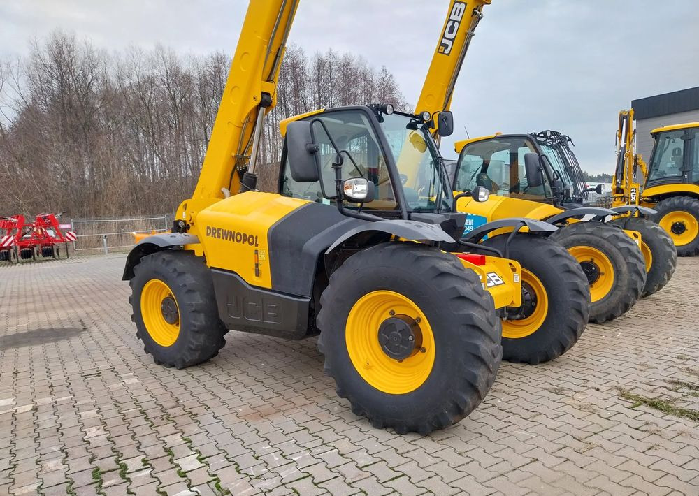 JCB 531-70 Industrial - Teleszkópos rakodó: 5 kép. JCB 531-70 Industrial - Teleszkópos rakodó: 5 kép.