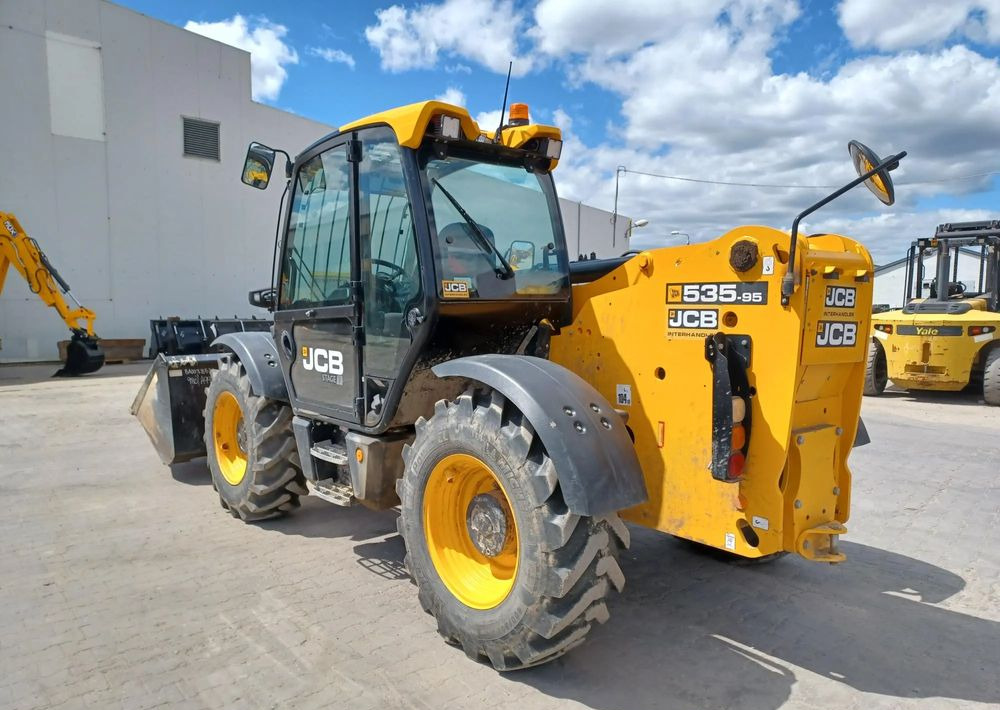 JCB 535-95 - Teleszkópos rakodó: 5 kép. JCB 535-95 - Teleszkópos rakodó: 5 kép.