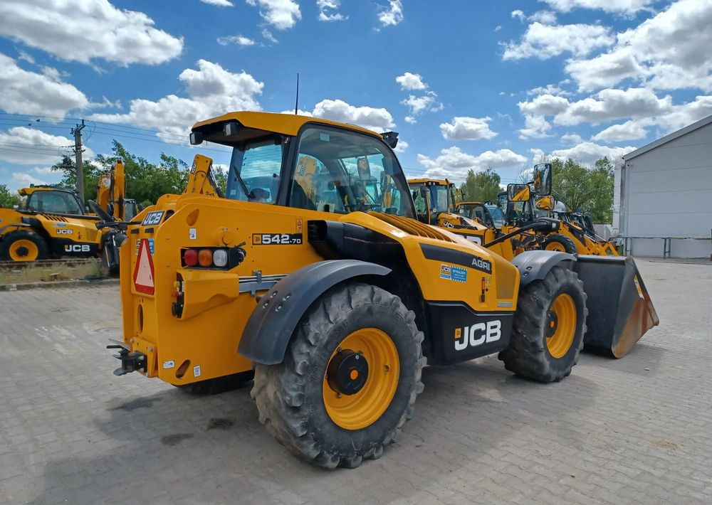 JCB 542-70 Agri - Teleszkópos rakodó: 5 kép. JCB 542-70 Agri - Teleszkópos rakodó: 5 kép.
