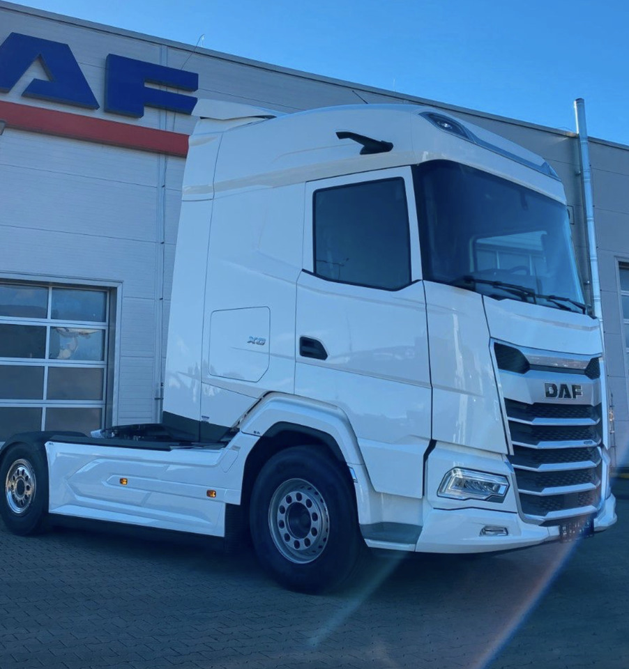 DAF XG 480 FT/ Camera - Nyergesvontató: 3 kép. DAF XG 480 FT/ Camera - Nyergesvontató: 3 kép.