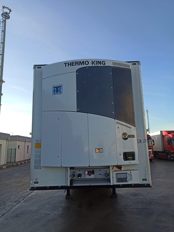 SCHMITZ CARGOBULL ThermoKing SKO 24/L - 13.4 FP COOL V7 FP 60 SMART - Félpótkocsi hűtős: 2 kép. SCHMITZ CARGOBULL ThermoKing SKO 24/L - 13.4 FP COOL V7 FP 60 SMART - Félpótkocsi hűtős: 2 kép.