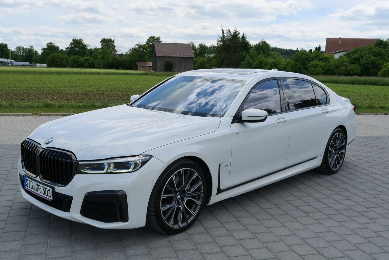 BMW 730LD XDR. /VOLL/REAR ENTERT. /EXECUTIVE LOUNGE - Szedán: 2 kép. BMW 730LD XDR. /VOLL/REAR ENTERT. /EXECUTIVE LOUNGE - Szedán: 2 kép.