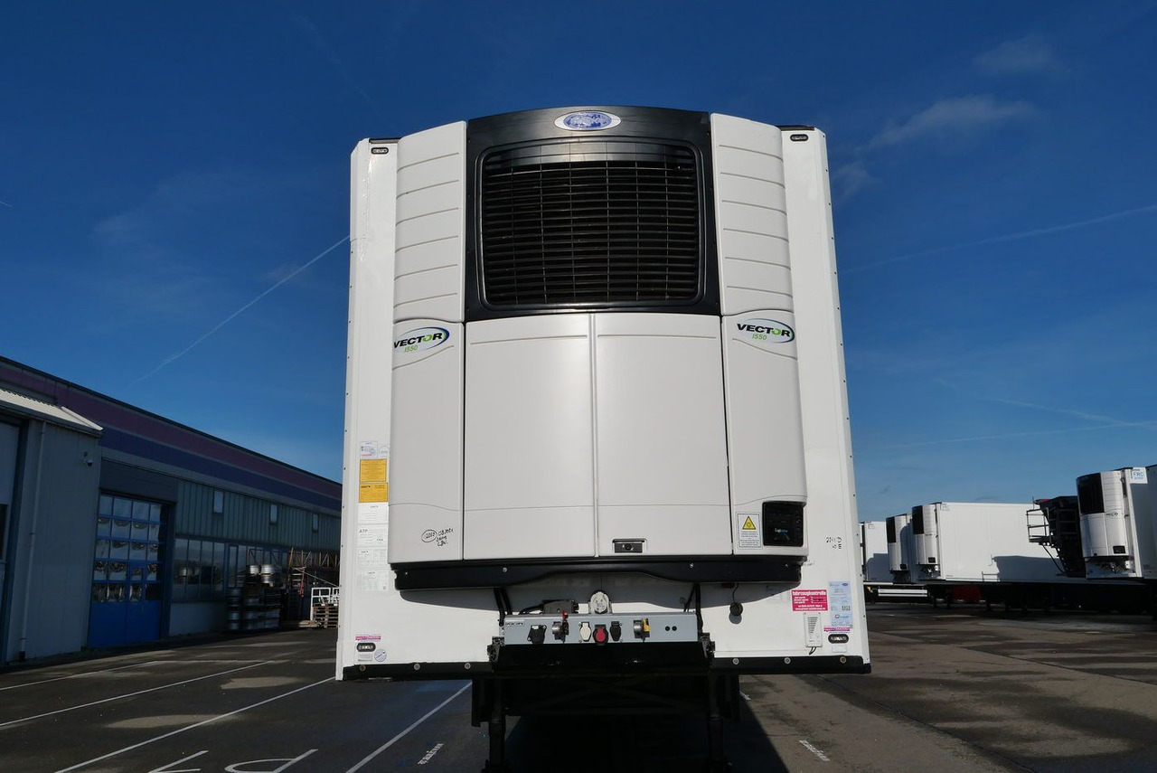 Schmitz Cargobull SKO 18 /LBW BÄR 2500 kg / CARRIER 1550 / ROLLTOR - Félpótkocsi hűtős: 5 kép. Schmitz Cargobull SKO 18 /LBW BÄR 2500 kg / CARRIER 1550 / ROLLTOR - Félpótkocsi hűtős: 5 kép.