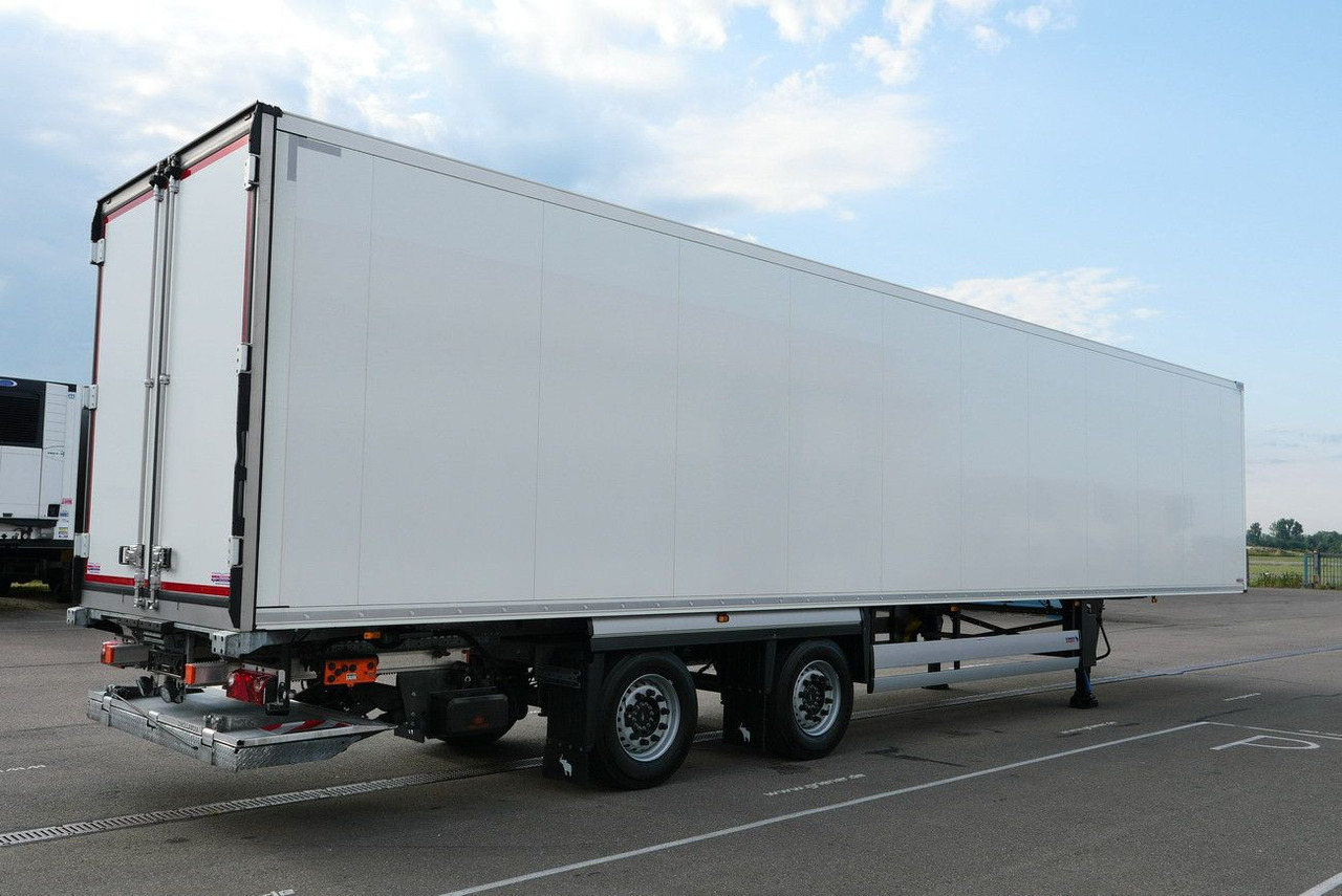 Schmitz Cargobull SKO 18/ LZG CITY /COOL V7 LBW /TRIDEC /FP 45 - Félpótkocsi dobozos: 2 kép. Schmitz Cargobull SKO 18/ LZG CITY /COOL V7 LBW /TRIDEC /FP 45 - Félpótkocsi dobozos: 2 kép.