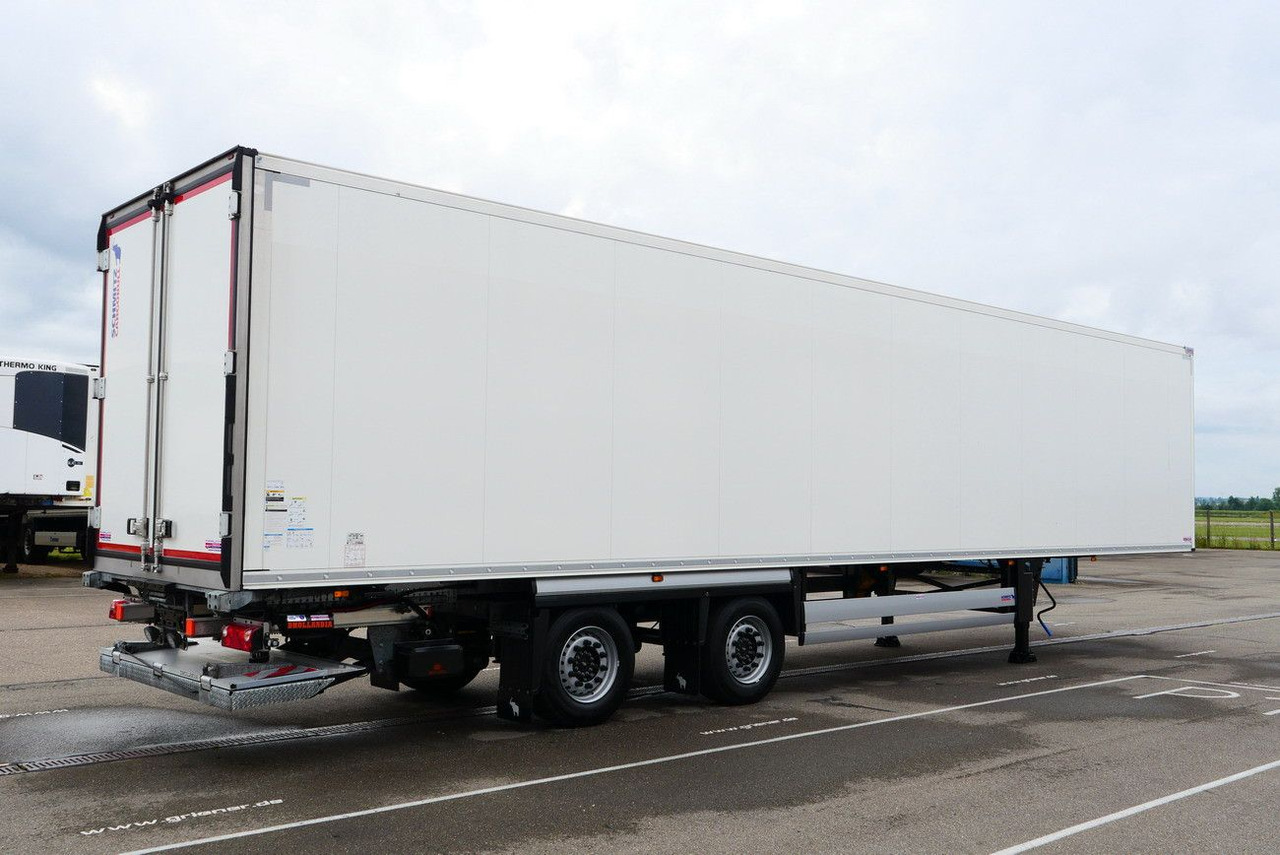 Schmitz Cargobull SKO 18/ LZG CITY /COOL V7 LBW /TRIDEC /FP 45 - Félpótkocsi dobozos: 2 kép. Schmitz Cargobull SKO 18/ LZG CITY /COOL V7 LBW /TRIDEC /FP 45 - Félpótkocsi dobozos: 2 kép.