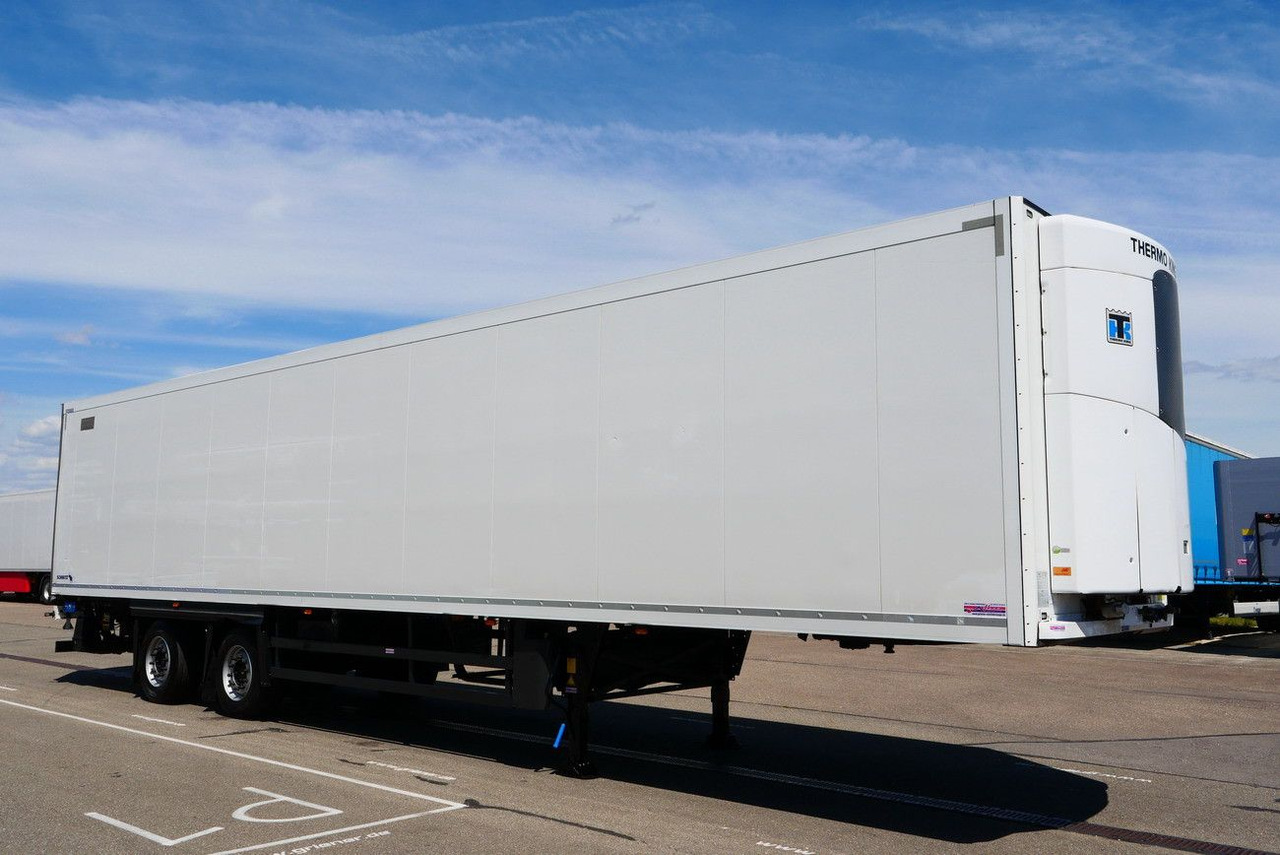 Schmitz Cargobull SKO 18/ TRIDEC LZG/ LBW 2000 kg SLXe 200 CITY - Félpótkocsi dobozos: 3 kép. Schmitz Cargobull SKO 18/ TRIDEC LZG/ LBW 2000 kg SLXe 200 CITY - Félpótkocsi dobozos: 3 kép.