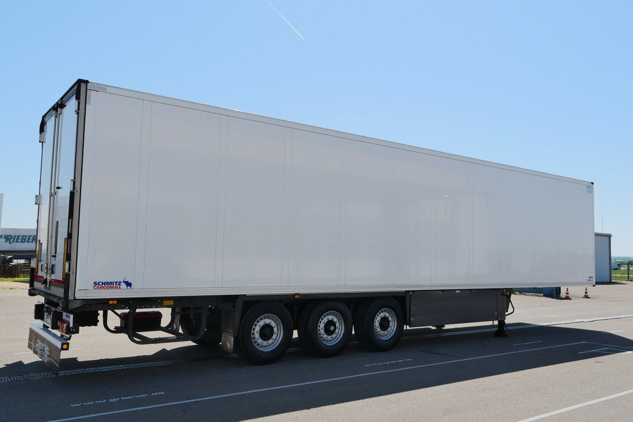 Schmitz Cargobull SKO 24/ THERMOKING SLXi300/ DOPPELSTOCK /BLUMEN - Félpótkocsi dobozos: 2 kép. Schmitz Cargobull SKO 24/ THERMOKING SLXi300/ DOPPELSTOCK /BLUMEN - Félpótkocsi dobozos: 2 kép.