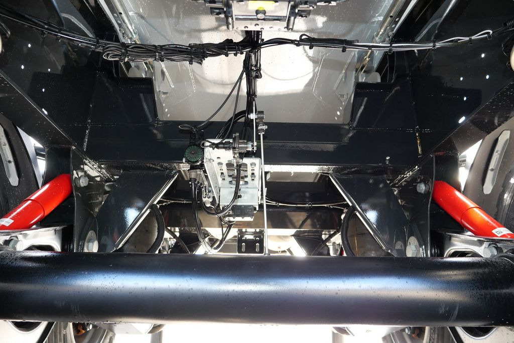 Új Félpótkocsi billenőplatós Schwarzmüller HARDOX MULDE / HEAVY DUTY /25 m³  5 mm  6x4: 21 kép.