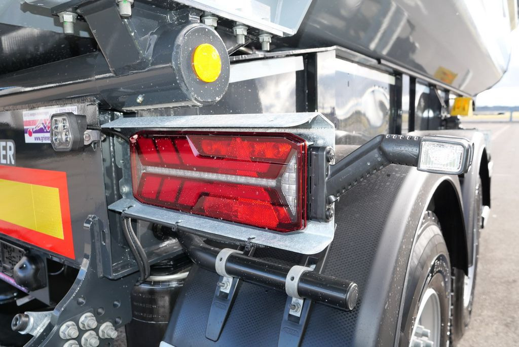 Új Félpótkocsi billenőplatós Schwarzmüller HARDOX MULDE / HEAVY DUTY /25 m³  5 mm  6x4: 14 kép.