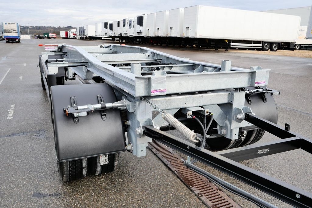 Web-Trailer ARA 18/ DIN 30722 / 5000 - 7000 mm/19,5 VERZINKT - Multiliftes/ Konténerszállító pótkocsi: 3 kép. Web-Trailer ARA 18/ DIN 30722 / 5000 - 7000 mm/19,5 VERZINKT - Multiliftes/ Konténerszállító pótkocsi: 3 kép.