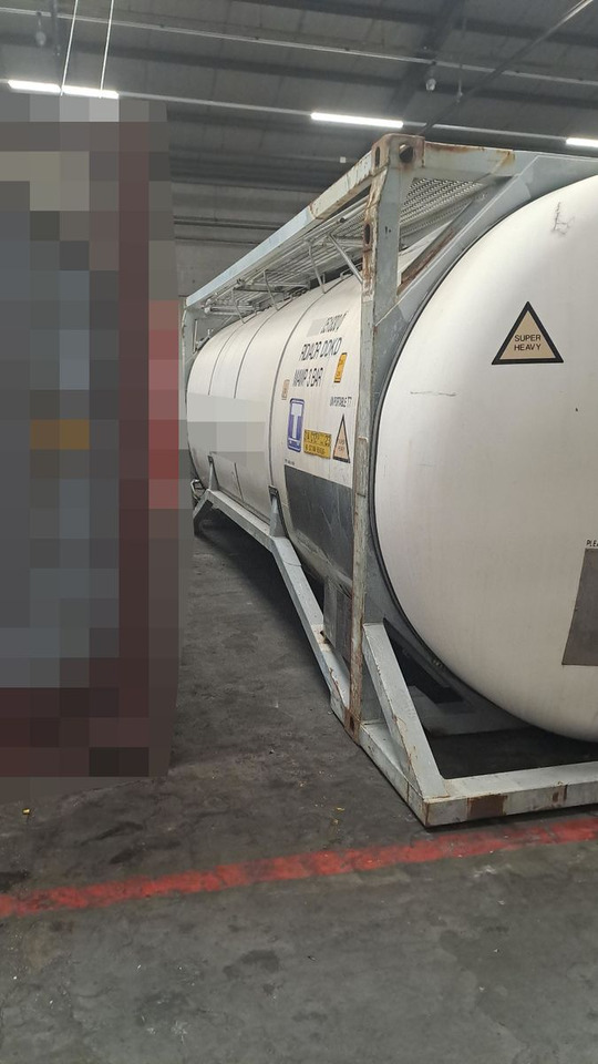 31.000 Liter V4A ADR bis 6/2026 mehrmals vorha - Tartály konténer: 1 kép. 31.000 Liter V4A ADR bis 6/2026 mehrmals vorha - Tartály konténer: 1 kép.