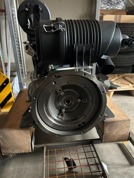 Yanmar 3TNV76 18,2kW @ 3200 U/min-1 - Motor - Építőipari gépek: 4 kép. Yanmar 3TNV76 18,2kW @ 3200 U/min-1 - Motor - Építőipari gépek: 4 kép.
