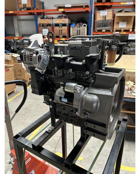 Yanmar Yanmar Motor 3TNV70 - Motor - Építőipari gépek: 4 kép. Yanmar Yanmar Motor 3TNV70 - Motor - Építőipari gépek: 4 kép.